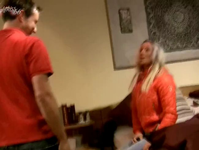 nightkiss66 Porno Video: Der Möbelhausverkäufer