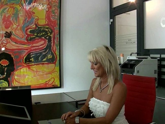 nightkiss66 Porno Video: OMG ich war so geil das ich mich von nem Fremden fi**en lasse